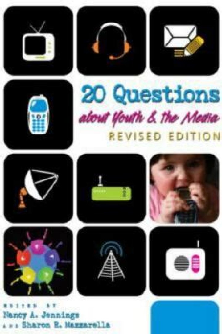 20 Essential Questions About Youth and the Media PDF