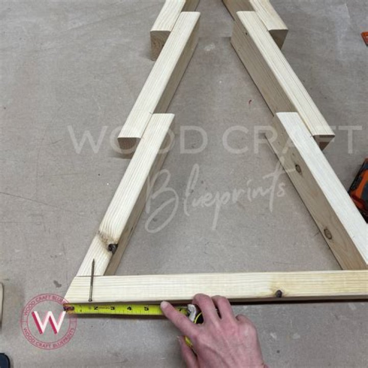 Free 2x4 Christmas Tree Plans PDF – Easy DIY Holiday Decor