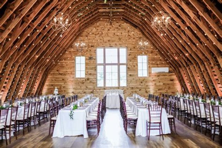 A Bright, PreppyChic Wedding at The HillStead Museum in Farmington, Connecticut