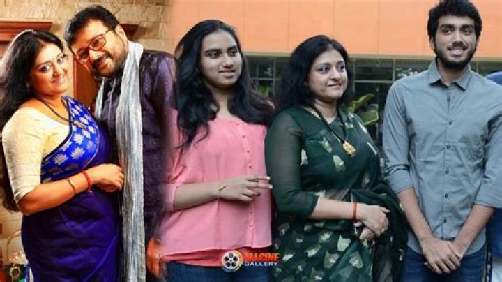 Actor Jayaram Family Photos with Wife Paravthy, Son Kalidas & Daughter
