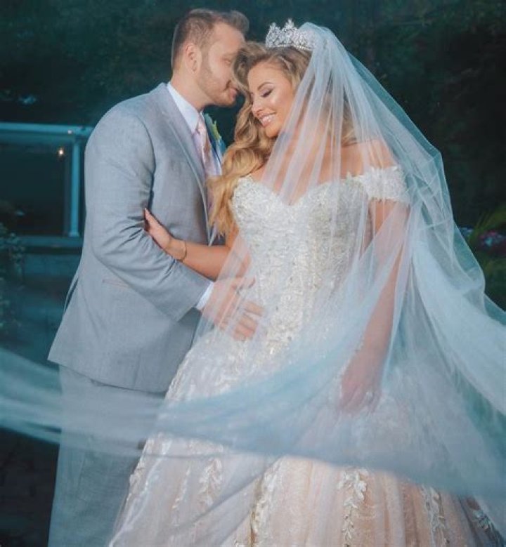 Ashley Alexiss Wallpapers Images Photos Pictures Backgrounds