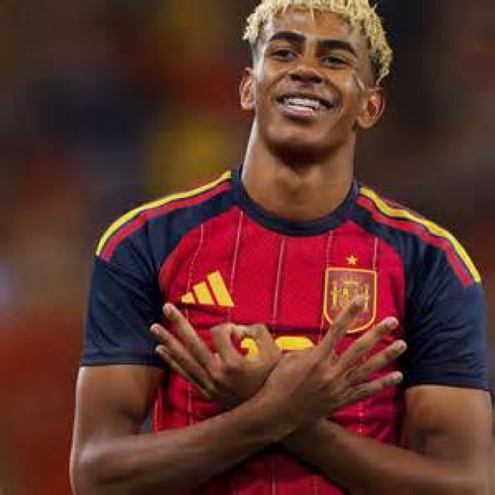 As&iacute; es Lamine Yamal, el canterano del Bar&ccedil;a de 15 a&ntilde;os convocado por Xavi