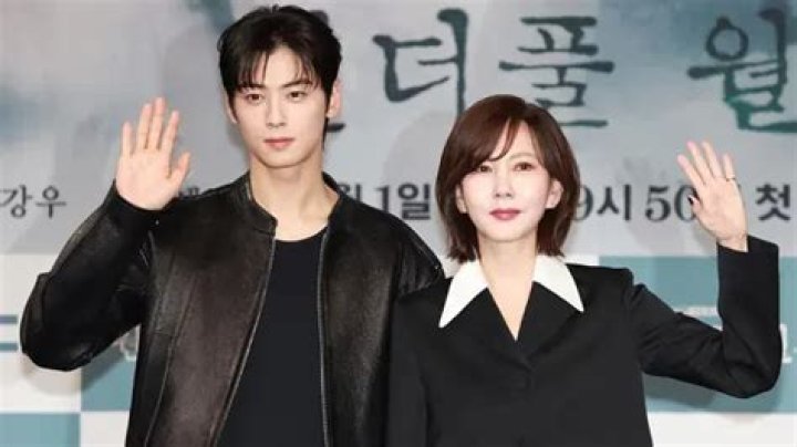 ASTRO Cha Eun Woo Dating History Did You Know He Had Girlfriend When