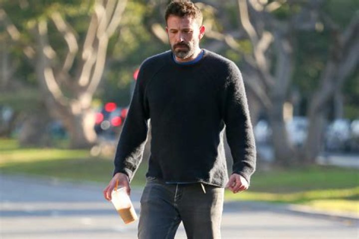 Ben Affleck Looks Healthy 2 Months After Relapse With Daughter Violet