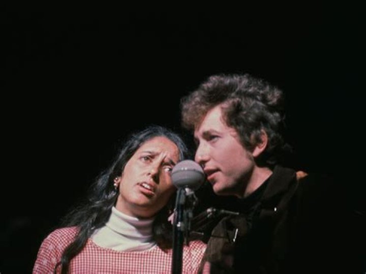 Bob Dylan & Sara Lownds (Sara Dylan) March 1965 photo by Daniel Kramer