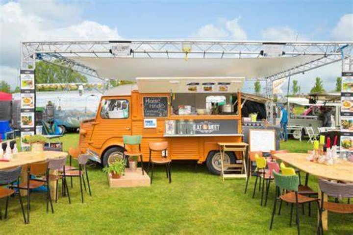 Can I rent a food truck for a party?
