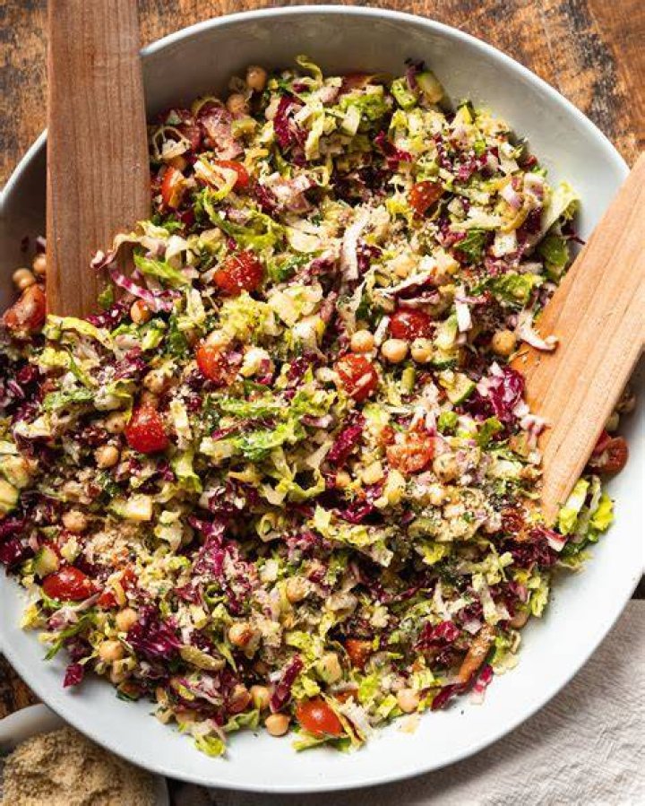 Can we eat salad at night?
