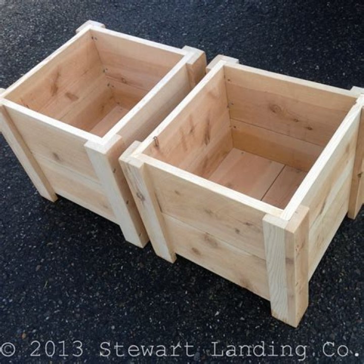 Free Cedar Planter Box Plans PDF – Easy DIY Garden Boxes