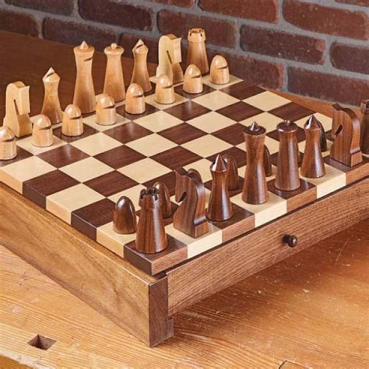 Free Chess Board Plans PDF – Download Easy-to-Print Designs
