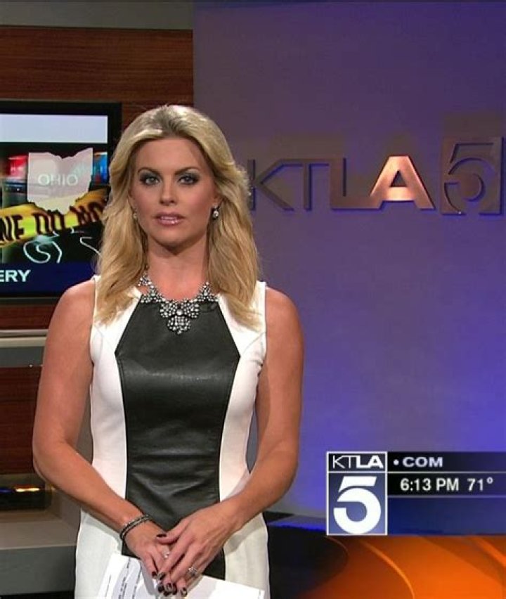 Courtney Friel KTLA 5 TV USA Female news anchors, Tank top fashion