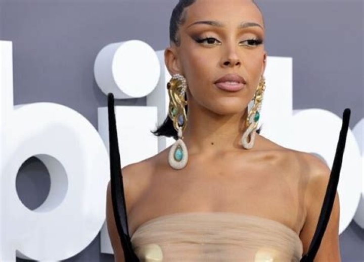 Doja Cat Bio, Age, Net Worth, Height, Siblings, Parents, Boyfriend