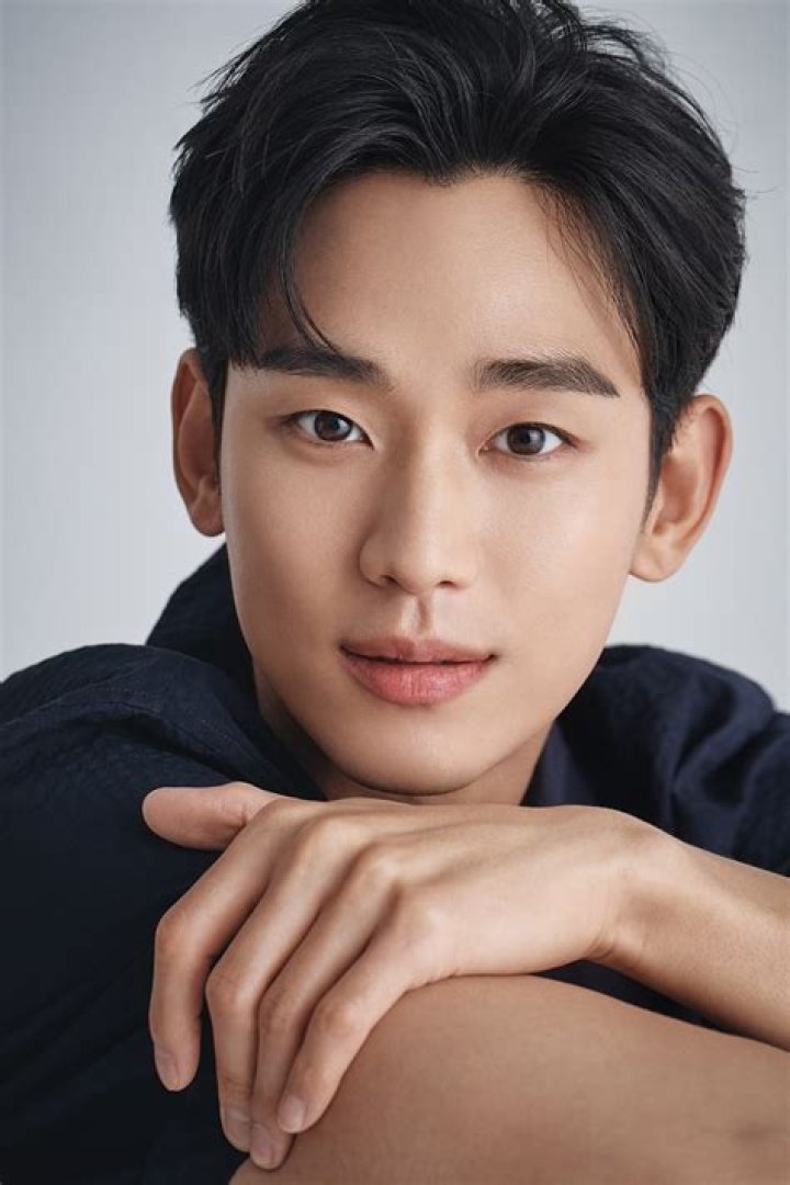 Dominate the advertising industry?Kim Soohyun madly accepts 12