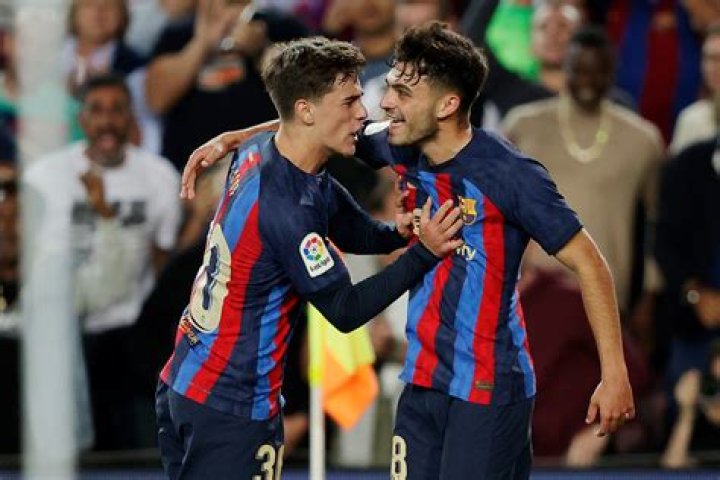 El padre del prometedor futbolista del Bar&ccedil;a Lamine Yamal ataca a una