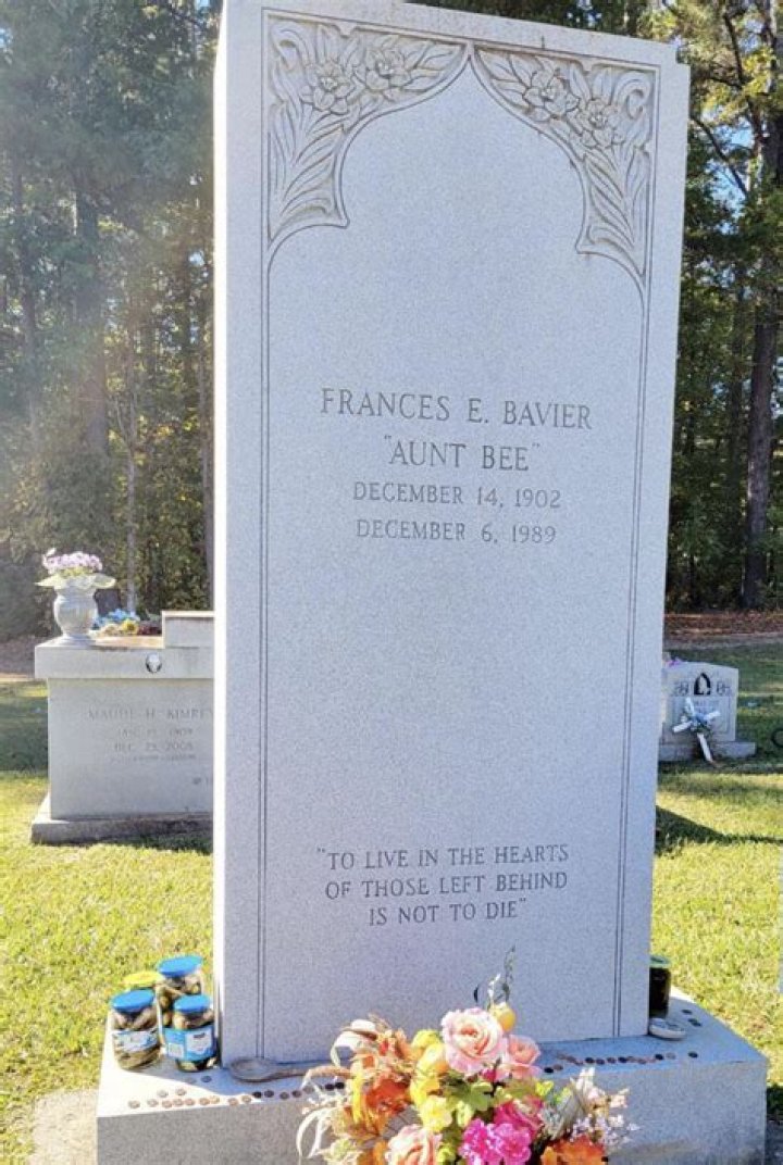 Francis Bavier as Aunt Bea on The Andy Griffith Show Andy griffith, The andy griffith show
