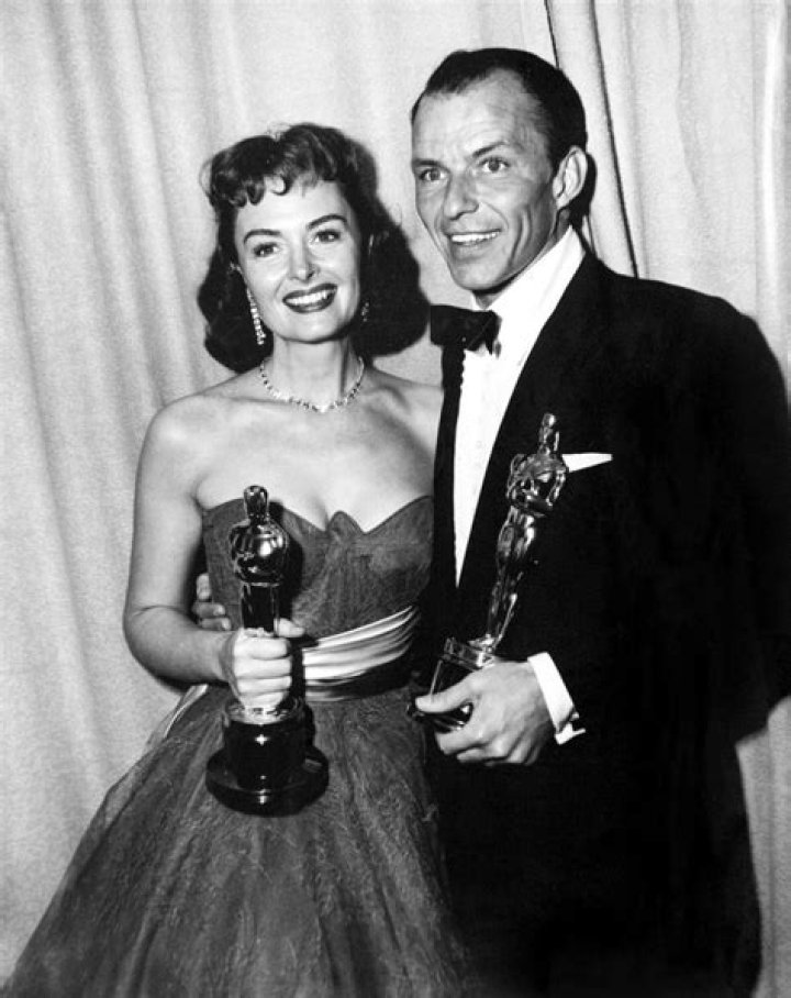 Frank Sinatra And Donna Reed Holding Photograph by Bettmann