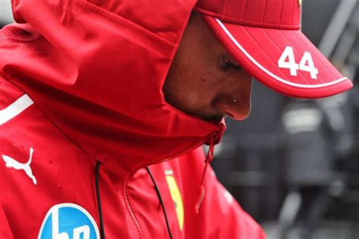 Hamilton receives trophy Eurosport