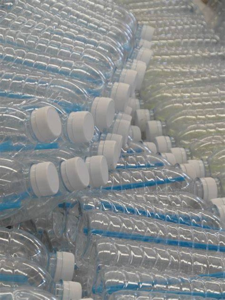How are a plastic water bottles made?