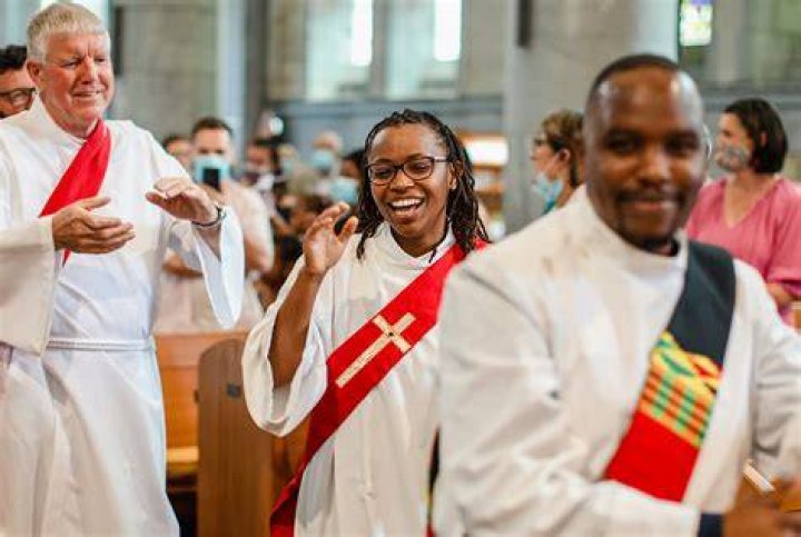How do Anglicans say grace?