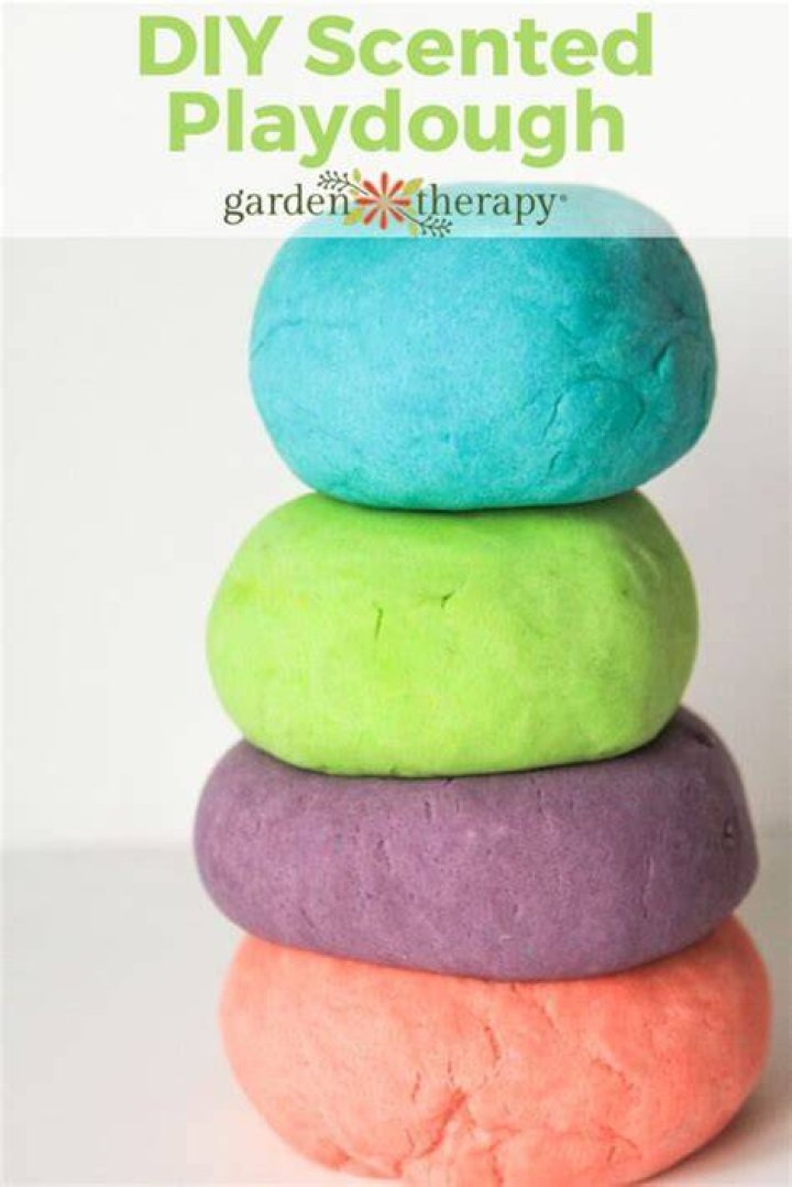How do you make playdough smell like apples?