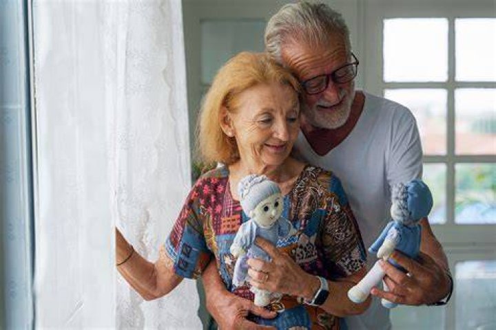 How does doll therapy help dementia patients?