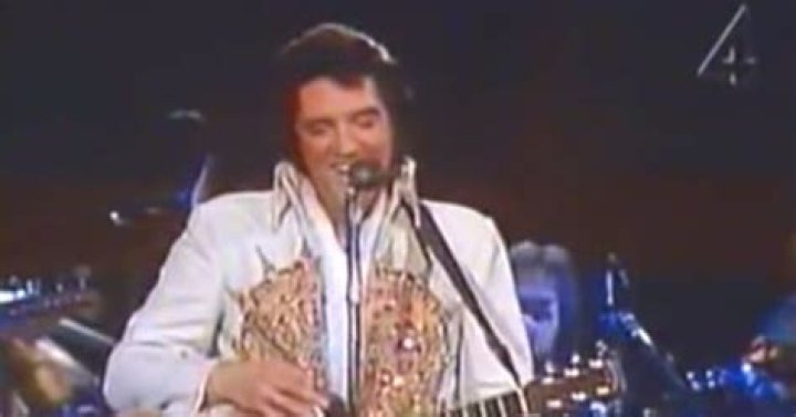 How many hits did Elvis have in the 70s?