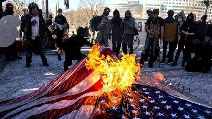 How many states had anti flag burning laws?