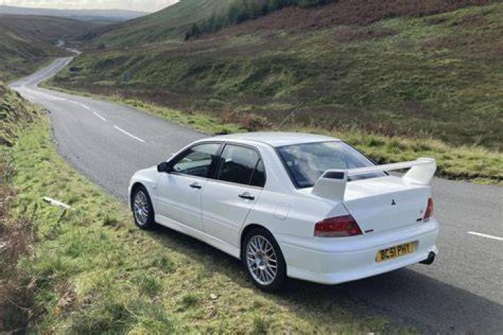 How much HP does an Evo 7 have?