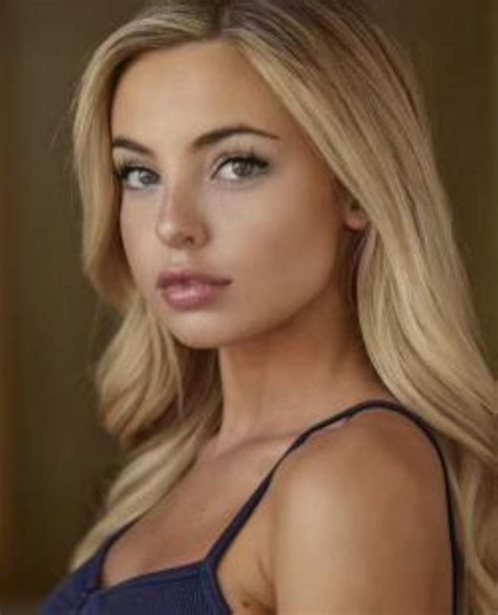 Image of Emma Kotos