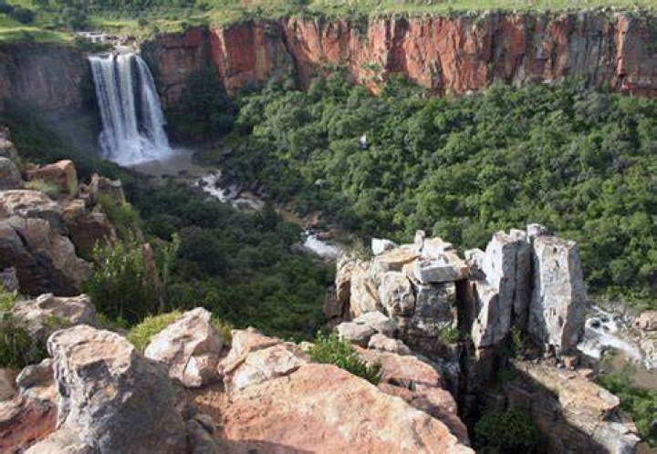 In which province is Waterval Boven?