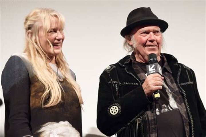 Inside Daryl Hannah and Neil Young's 'Intimate' Wedding Ceremony on Yacht