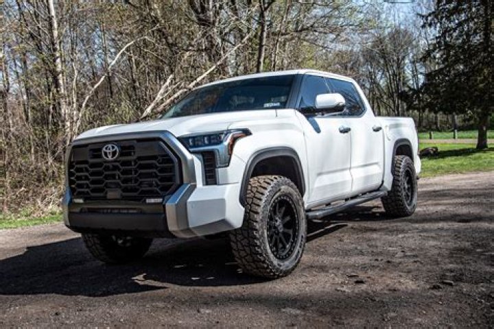 Is a leveling kit bad for a tundra?
