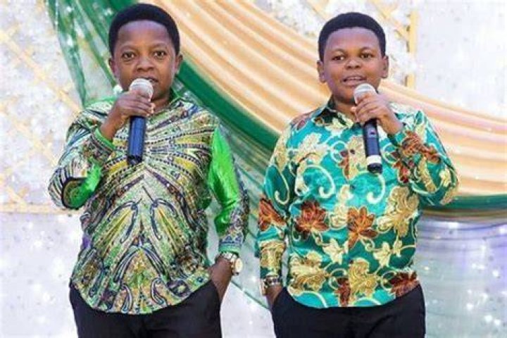 Is Aki and Pawpaw real brothers?