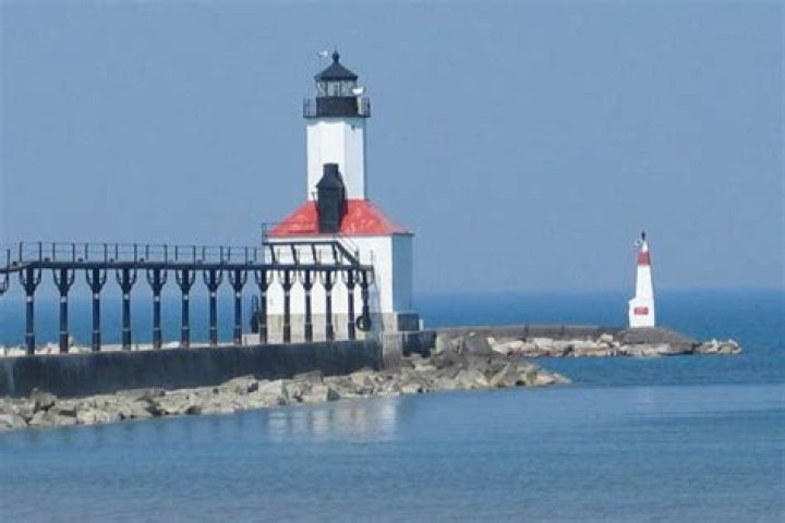 Is Michigan City lighthouse open?