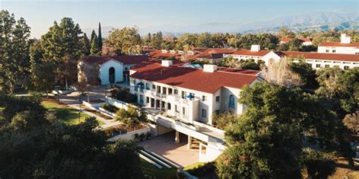Is Pomona College a d1 school?