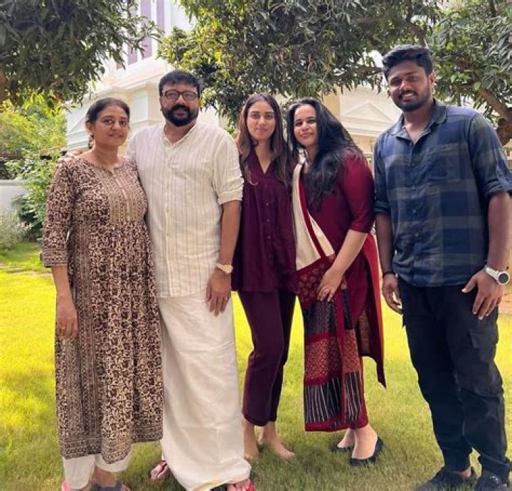 Jayaram Family Photos Latest / Jayaram Family photos YouTube