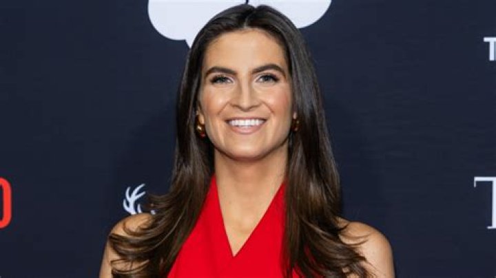 Kaitlan Collins Biography Facts, Childhood, Family Life & Achievements