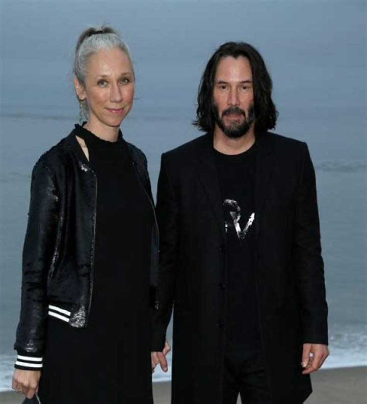 La vie amoureuse de Keanu Reeves prouve qu&rsquo;il n&rsquo;est jamais trop tard