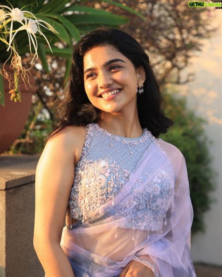 Mamitha Baiju Wiki, Biography, Age, Movies, Awards, Body, Height
