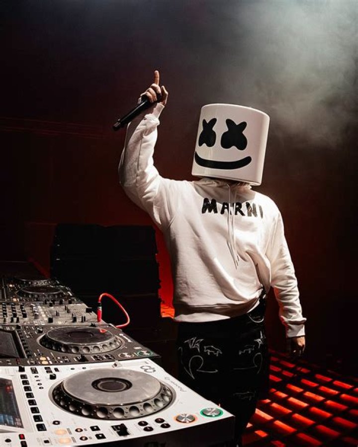 Marshmello All About The Man Behind Extraordinary Helmet