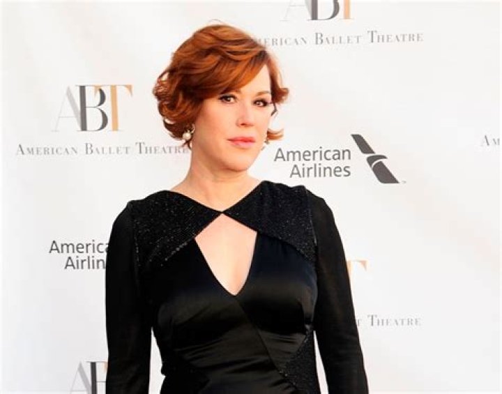 Molly Ringwald thanks Southwest Airlines for saving her father&rsquo;s life