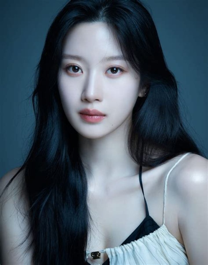 Moon Ga Young mỹ nhân thường xuyên bị dìm nhan sắc 2sao