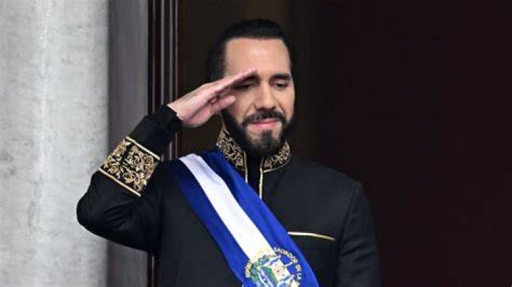 Nayib Bukele &laquo;Respeto todas las religiones y me quitar&eacute; los zapatos