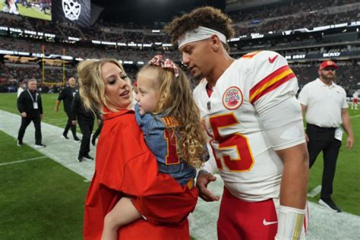 Patrick Mahomes, Brittany Matthews’ Photos With Daughter Sterling