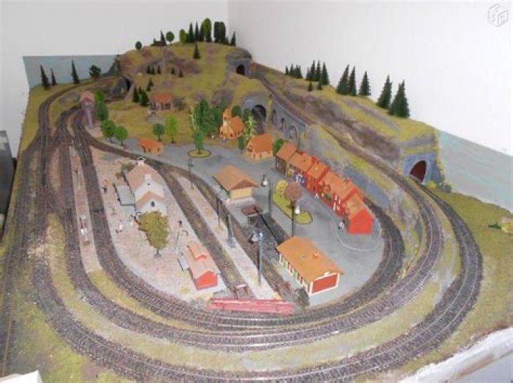 Miniature Circuit Train Circuit Plan PDF for Modelers