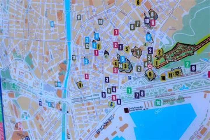 Plan touristique Malaga PDF : Itinéraire complet & astuces