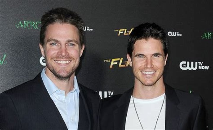 Robbie Amell, Amell Brothers, Celebrities Male, Celebs, Mannequins