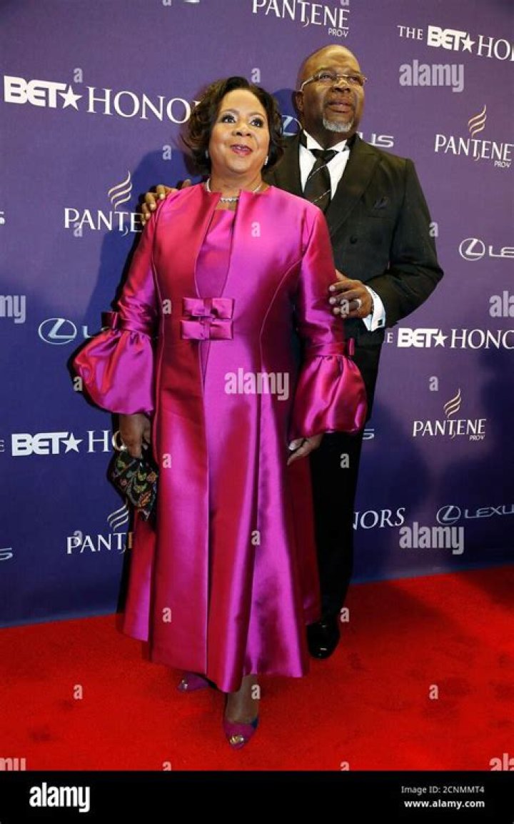 Serita Jakes files for divorce from her husband TD Jakes after