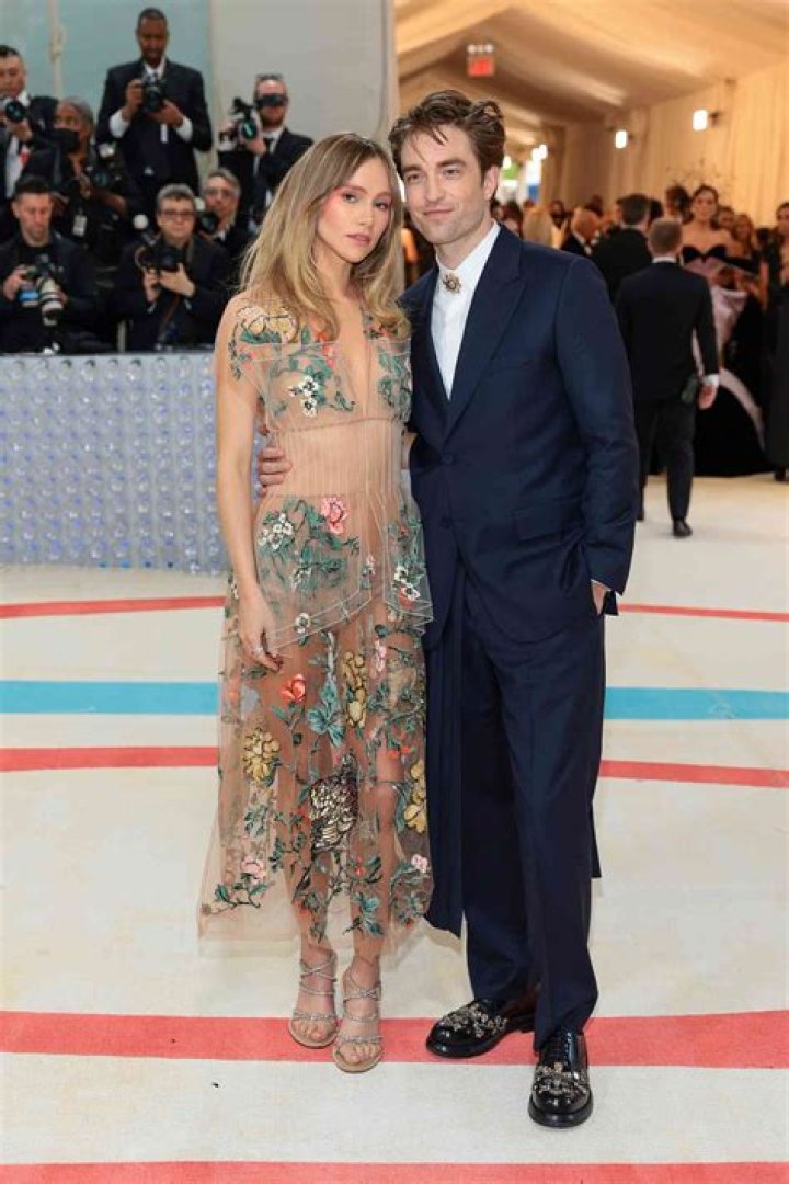 Suki Waterhouse Height and Weight Celebrity Weight Page 3