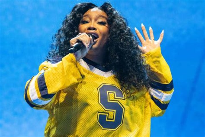 SZA Calls Out Unfaithful ExBoyfriend at London Show for Cheating 'It