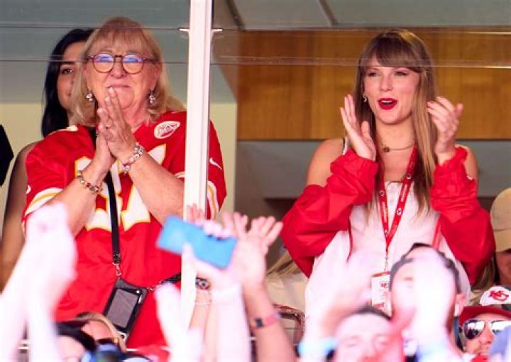 Taylor Swift Mom 2024 Drusy Giselle